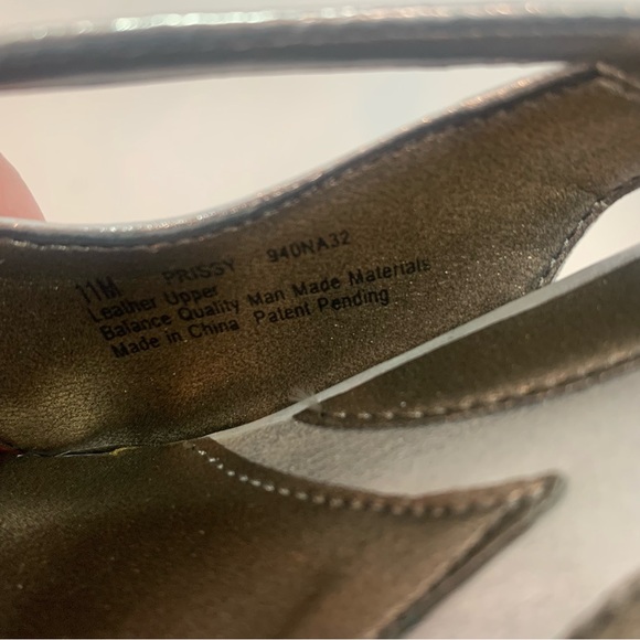 NATURALIZER metallic silver strappy sandals are the comfort line size 11 - Picture 12 of 16